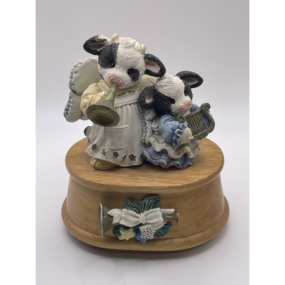 1994 Mary's Moo Moos "Angels We Have Herd On High" Musical Music Box #651699